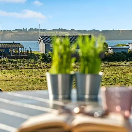 Three-bedroom In بيت للعطل أبينرا