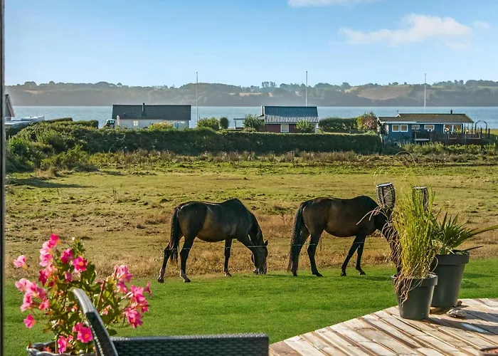 Three-bedroom In 펜션 *